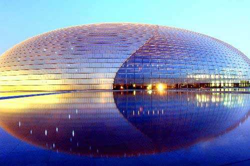 大多數(shù)國家仍普遍采用壽命達(dá)30-50年的鑄鐵井蓋。